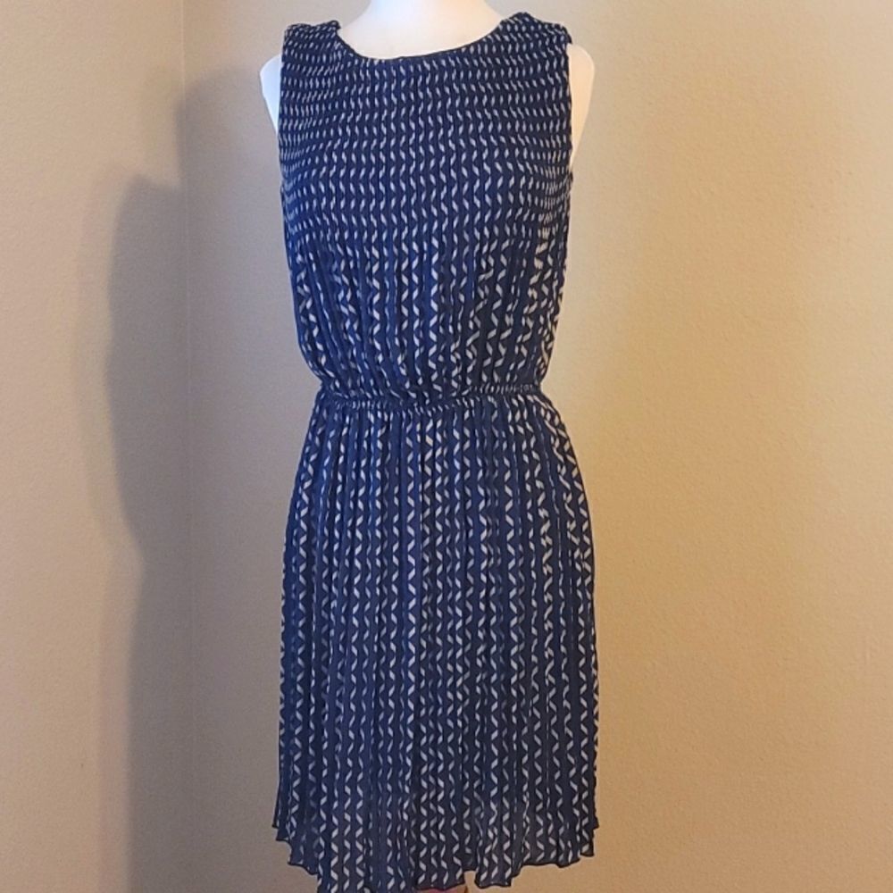 Joe fresh pleaded dress size small